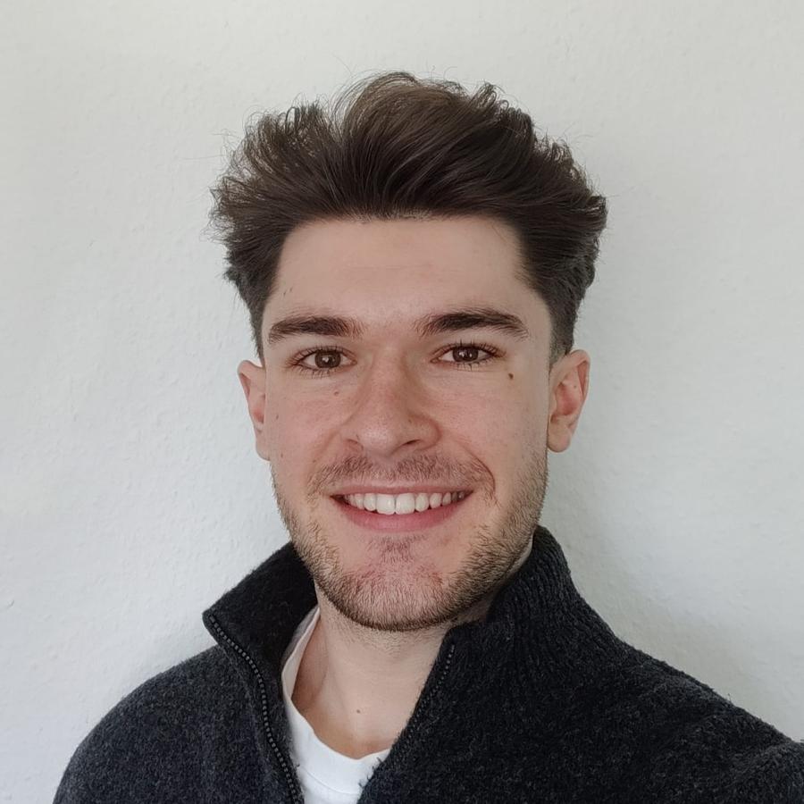 Dass ein Medizinstudium auch ohne 1,0er Abi klappt, erzählt uns Louis.